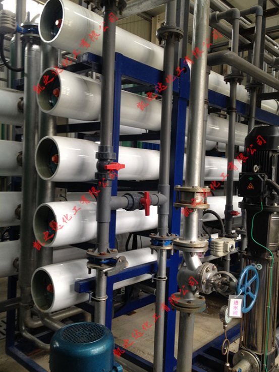 緩蝕阻垢(gòu)劑,電廠專用(yòng)緩蝕阻垢劑(ji),反滲透膜阻(zu)垢劑,非氧化(hua)型殺菌劑,粘(zhan)泥剝離劑,除(chú)鏽除垢劑