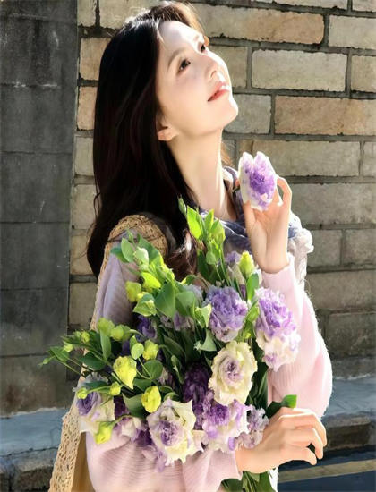 黑暗圣女动漫在线观看_扒开老师内衣吸她奶头动态图_教室激情(h)